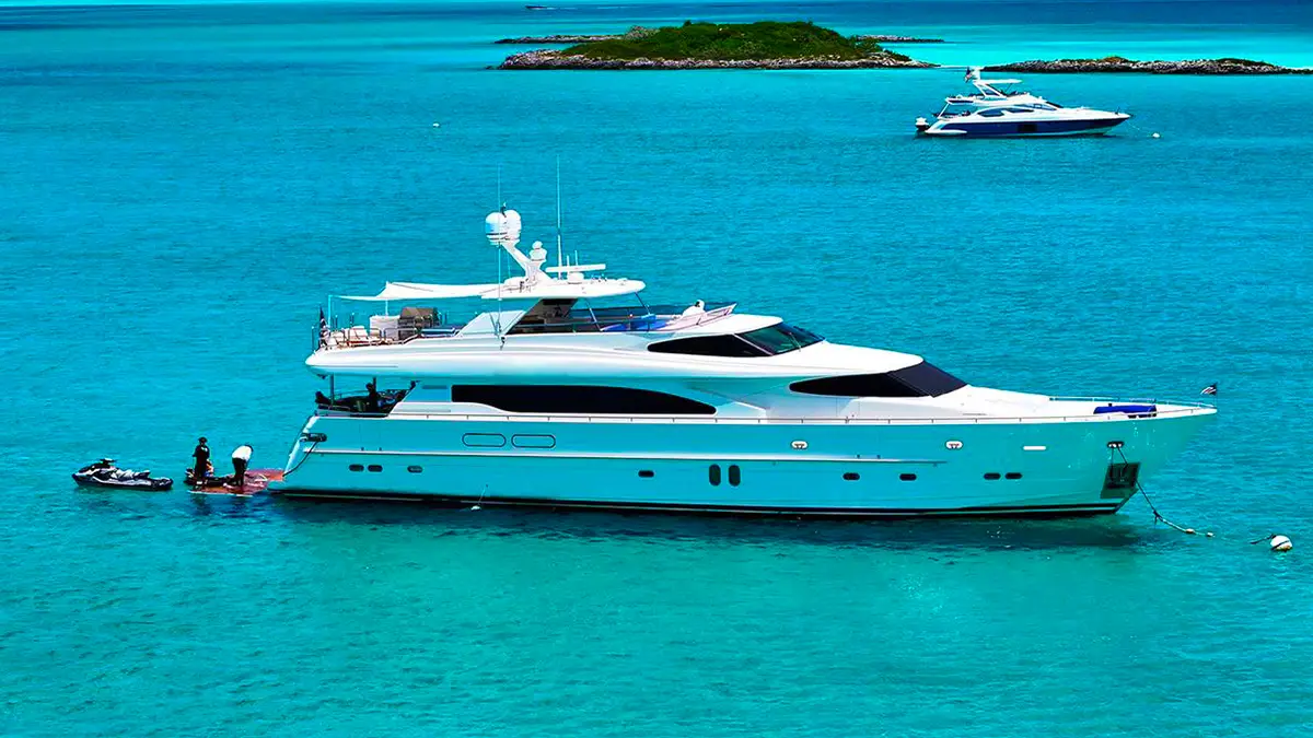 Exterior view of 103' Horizon yacht in The Bahamas