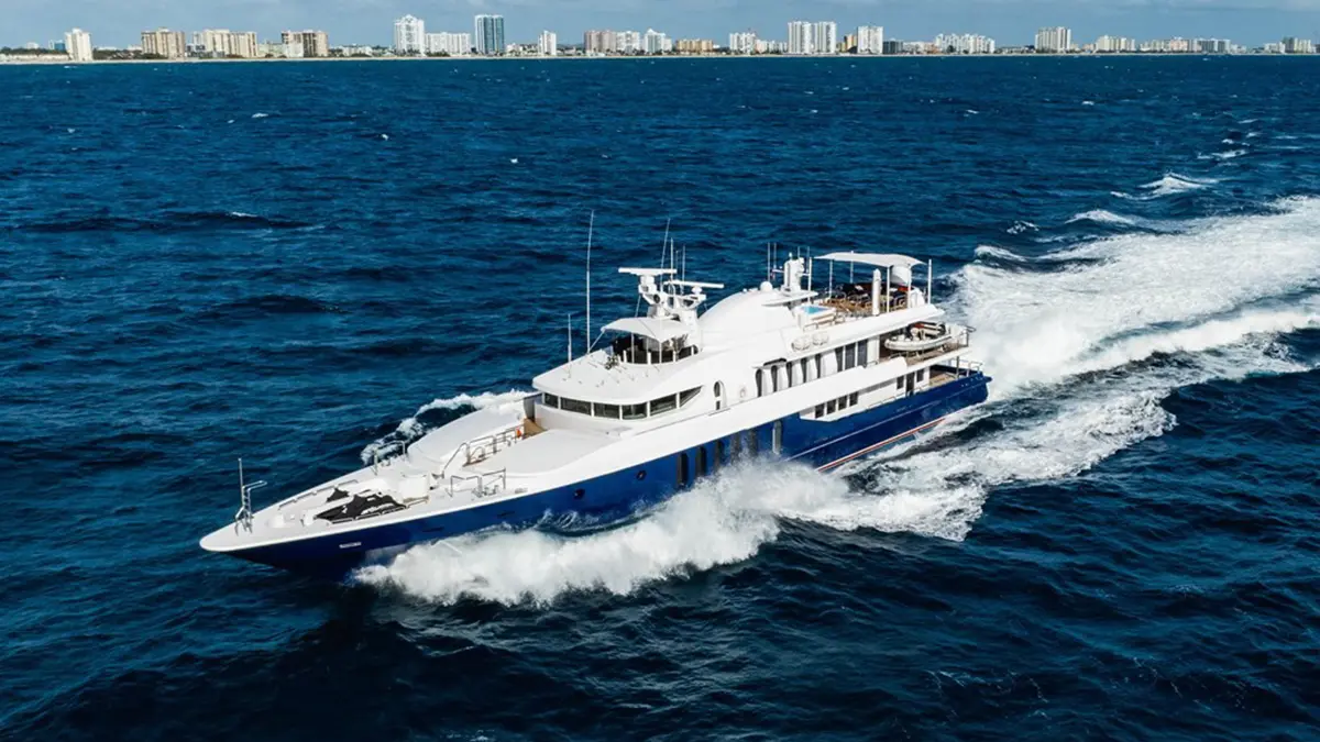 165'-50m-Oceanfast-Yacht-2