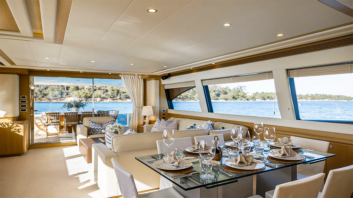 82' Ferretti