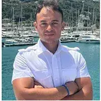 98 Ferretti Italy charter first officer